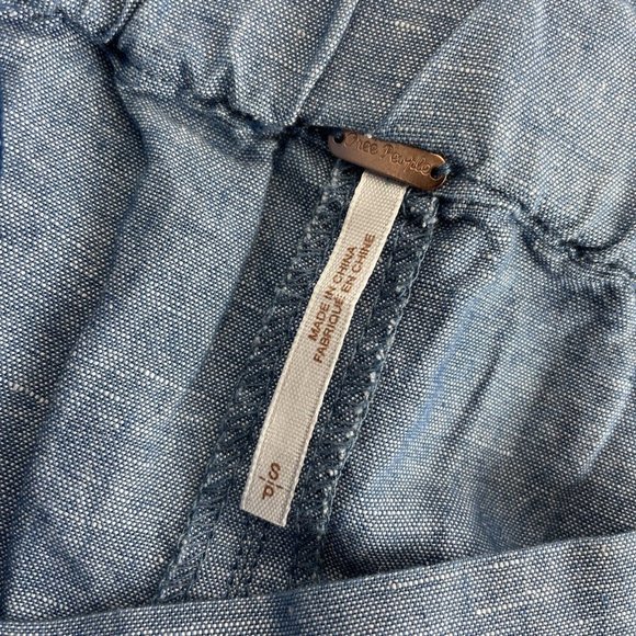 Free‎ People Show Me Some Shoulder Blouse Women's Size Small Linen Blue Boho - Picture 4 of 8